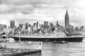 The Queen Elizabeth leaving New York City