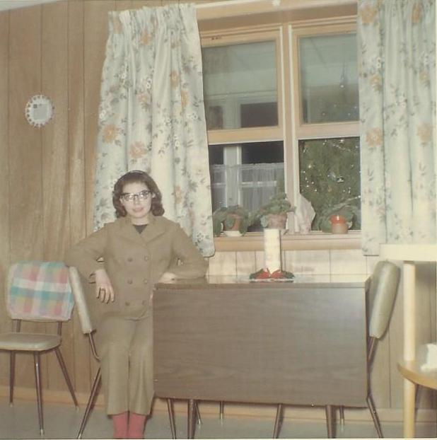 Marilyn Munsel at the kitchen table